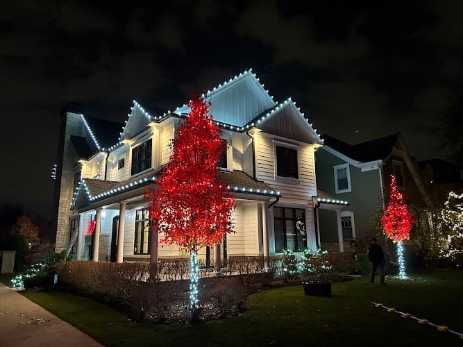 Peter's Holiday Lighting