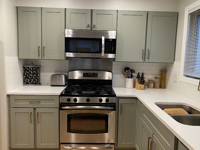 REFACE Kitchen Remodeling & Cabinets