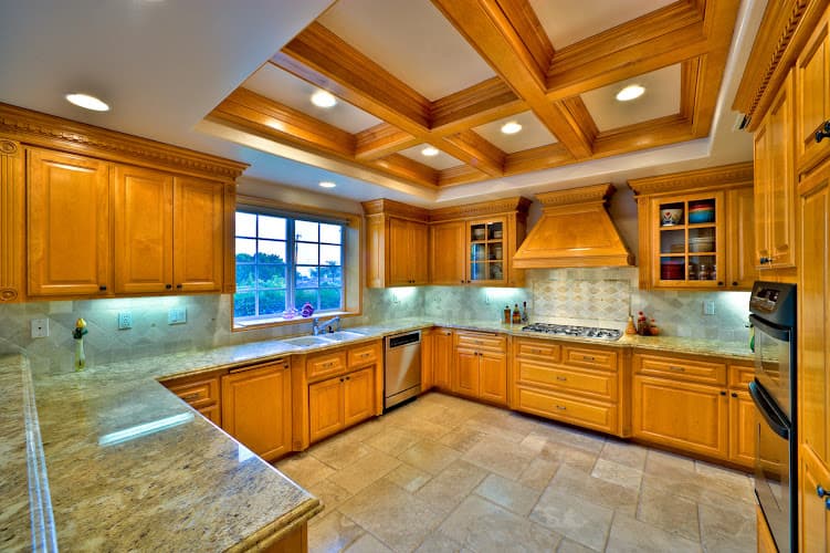 Custom Cabinets & Cabinet Refacing